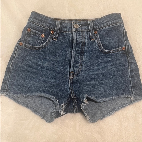 Stylish Denim Jean Shorts Levi’s 501 - Picture 1 of 2
